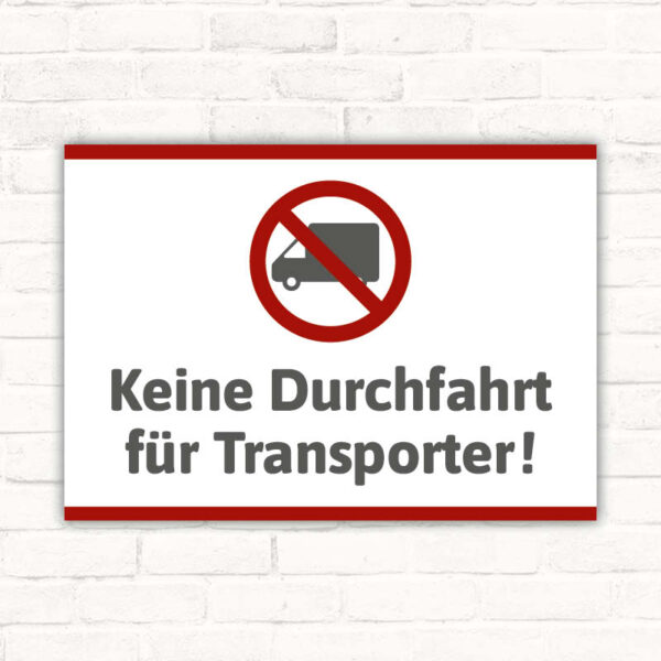 Schild Kein Durchgang für Transporter
