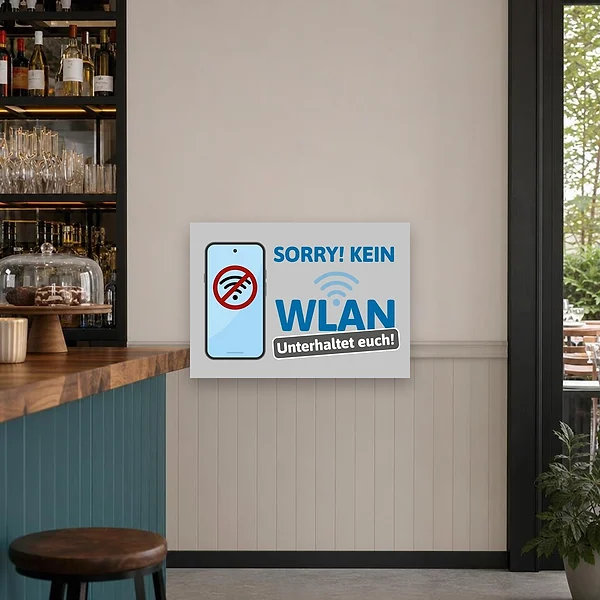 Humorvolles Schild in einem Café oder Eingangsbereich, das Besucher darauf hinweist, ohne WLAN miteinander zu sprechen.