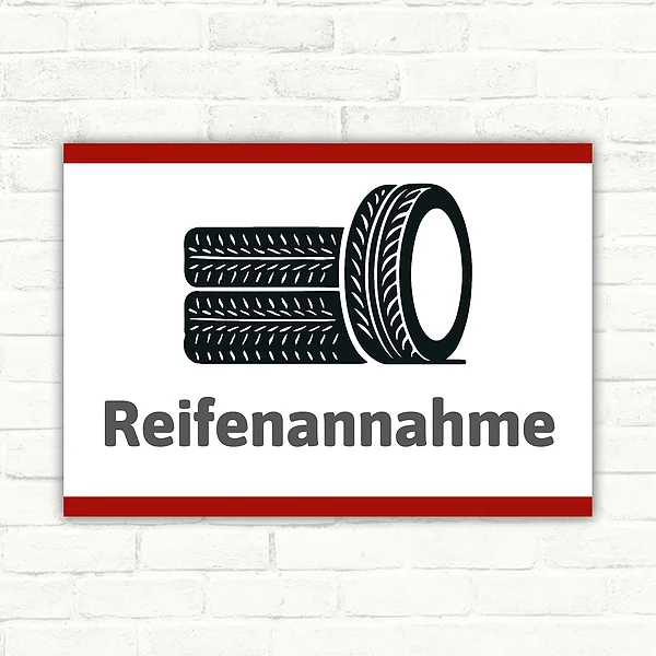 Schild mit dem Motiv und Schriftzug „Reifenannahme“