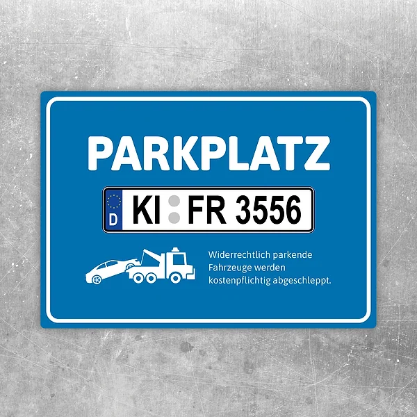 Blauer Aufkleber für einen Parkplatz mit großem individuellem Kennzeichen und klarer Zuordnung.