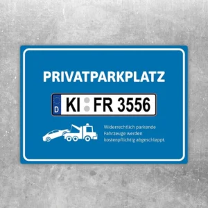 Blauer Aufkleber für Privatparkplatz mit individuellem Kennzeichen und Abschleppwagen.