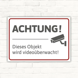 Schild mit Hinweis Video-Objekt und Kamerasymbol für überwachte Eingänge