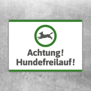 Aufkleber mit dem Hinweis Achtung Hundefreilauf für Türen, Zäune und Eingänge.