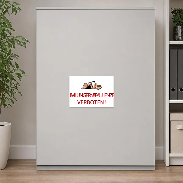 Humorvoller Aufkleber mit Hundemotiv und Hinweis Rumlungern und Faulenzen verboten.