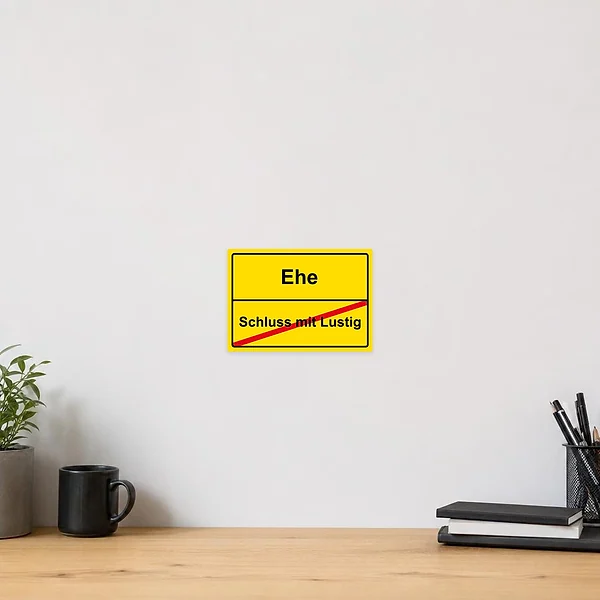 Humorvoller Aufkleber mit Ehe-Motiv und dem Hinweis Schluss mit Lustig für Geschenke und Hochzeiten.