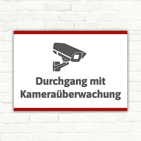 Schild Durchgang mit Kameraüberwachung mit gut lesbarem Motiv „Durchgang mit Kameraüberwachung“