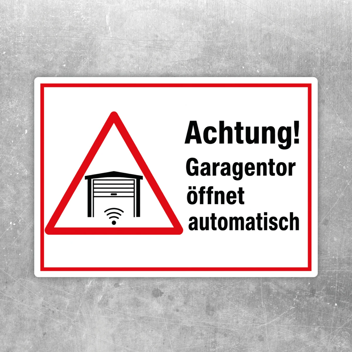 Achtung! Garagentor öffnet automatisch Aufkleber mit rotem Warnsymbol und schwarzem Text auf weißem Hintergrund.