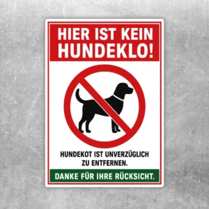 Hundeklo Aufkleber im Hochformat mit rotem Verbotszeichen, schwarzem Hund und Hinweis zum sofortigen Entfernen von Hundekot.
