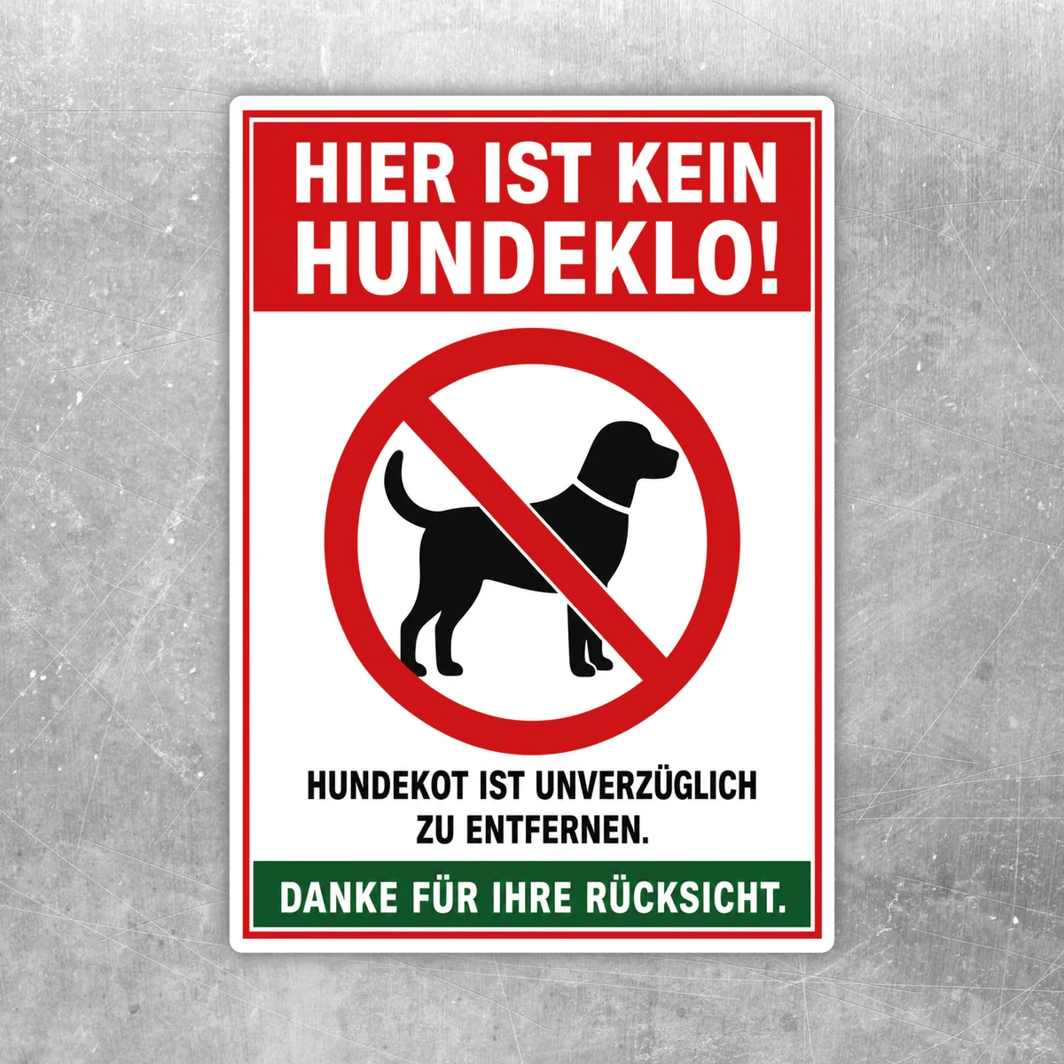 Hundeklo Aufkleber im Hochformat mit rotem Verbotszeichen, schwarzem Hund und Hinweis zum sofortigen Entfernen von Hundekot.