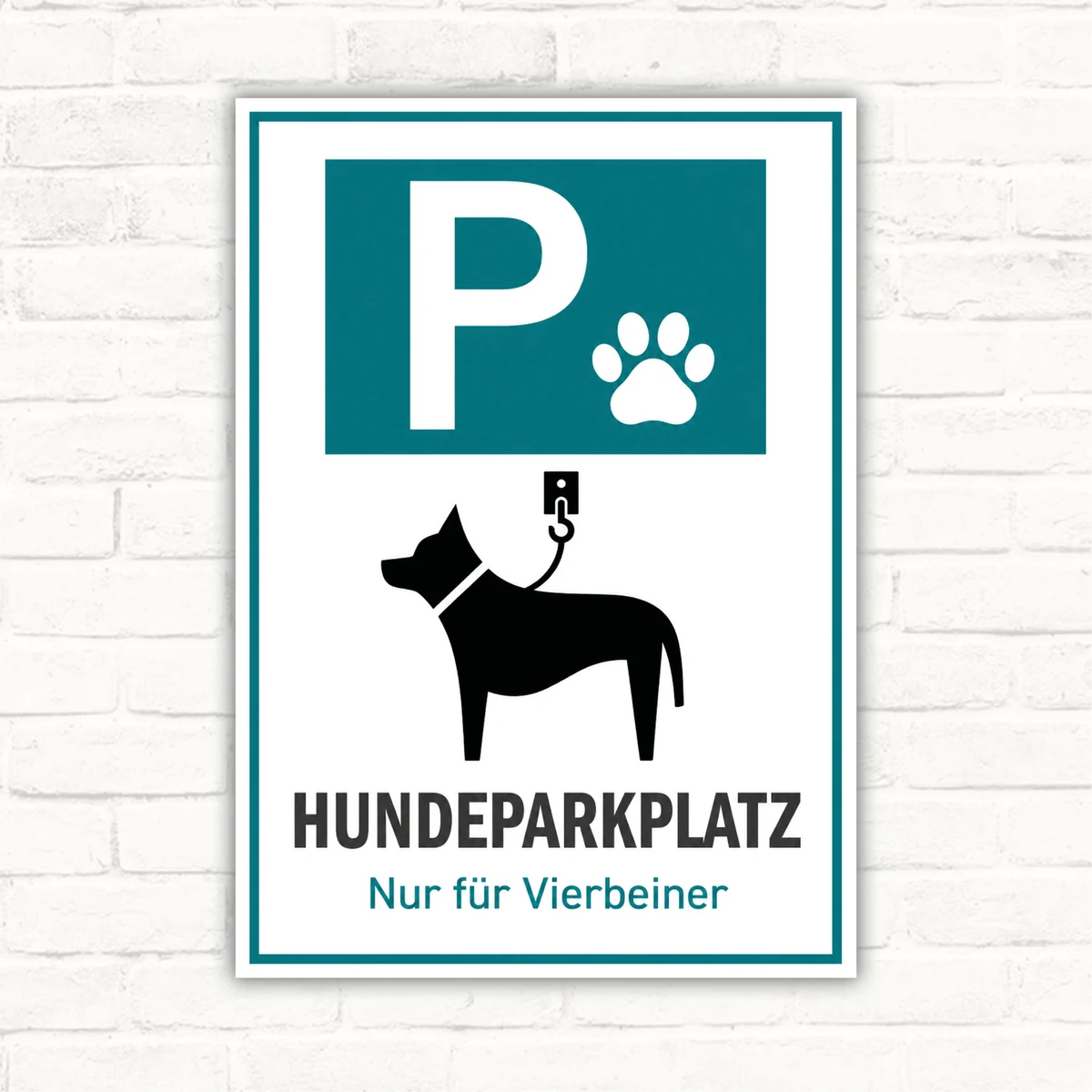 Hundparkplatz Schild mit P, Pfote und Hundesilhouette sowie dem Text „Nur für Vierbeiner“ als hochwertiges Hinweisschild.