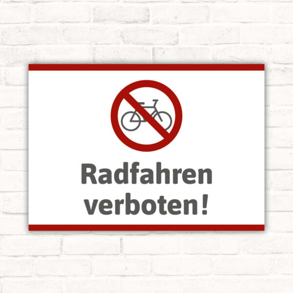 Schild Radfahren verboten