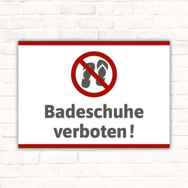 Schild Badeschuhe verboten