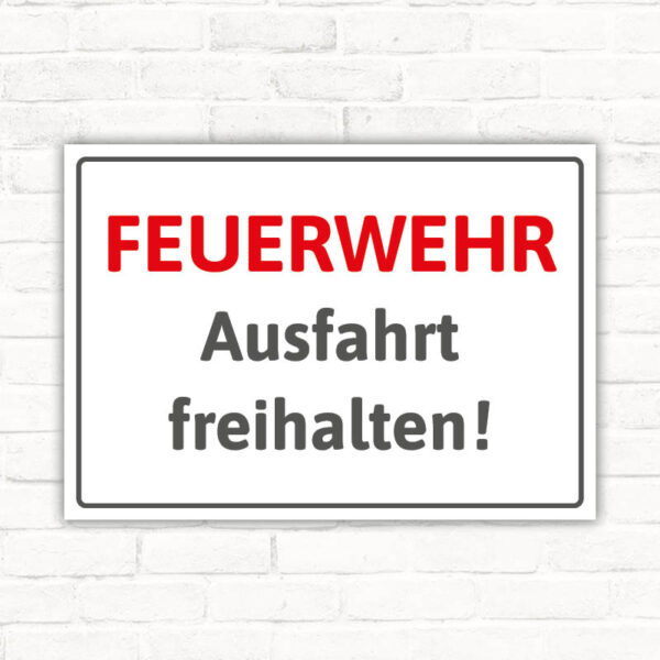 Schild Feuerwehr Ausfahrt freihalten