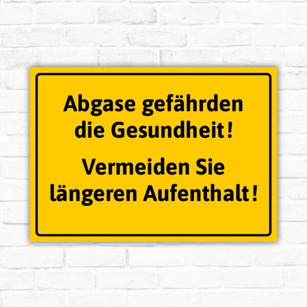 Schild Abgase gefährden die Gesundheit