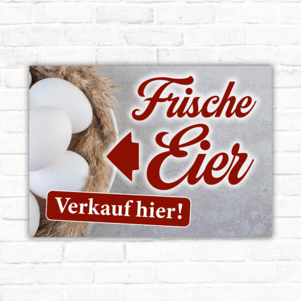 Schild Frische Eier Verkauf hier Pfeil nach links