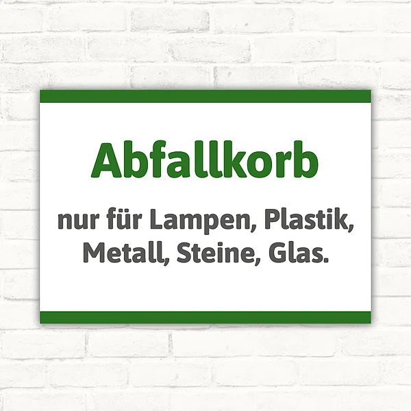 Abfallkorb Schild mit dem Text nur für Lampen, Plastik, Metall, Steine, Glas in Grün und Grau auf weißem Hintergrund