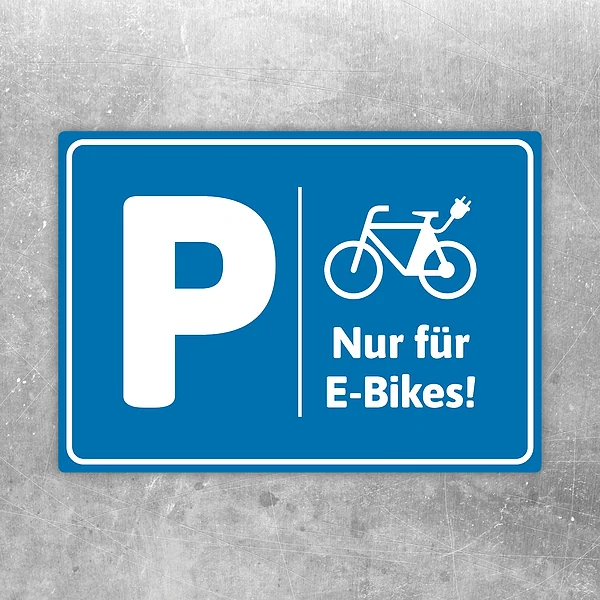 Blauer Aufkleber mit P-Symbol und Fahrrad für E-Bike-Parkplatz