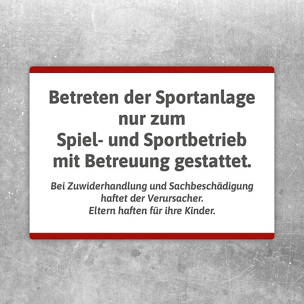 Aufkleber mit Hinweis zur Sportanlage in weißem Design für den geordneten Zugang.