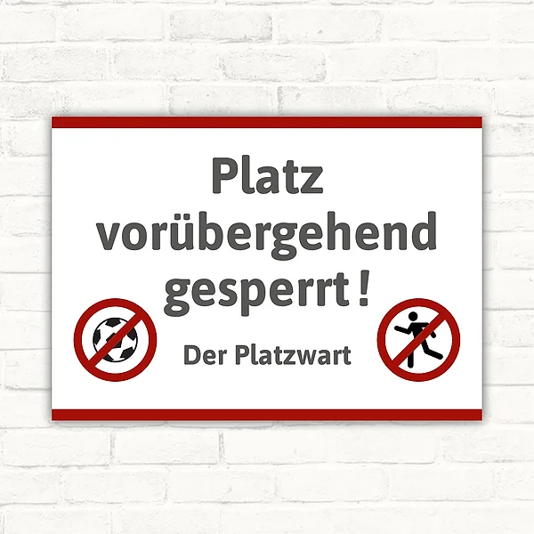 Schild mit dem Hinweis „Platz vorübergehend gesperrt“ für klare Sperrhinweise.