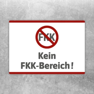 Aufkleber mit dem Hinweis Kein FKK Bereich und Verbotssymbol für klare Bereiche.
