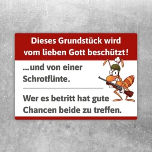 Aufkleber mit dem Hinweis Betreten des Grundstücks verboten für Eingang oder Einfahrt.
