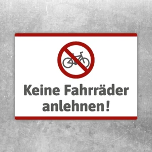 Aufkleber mit Verbotssymbol und dem Hinweis: Keine Fahrräder anlehnen.