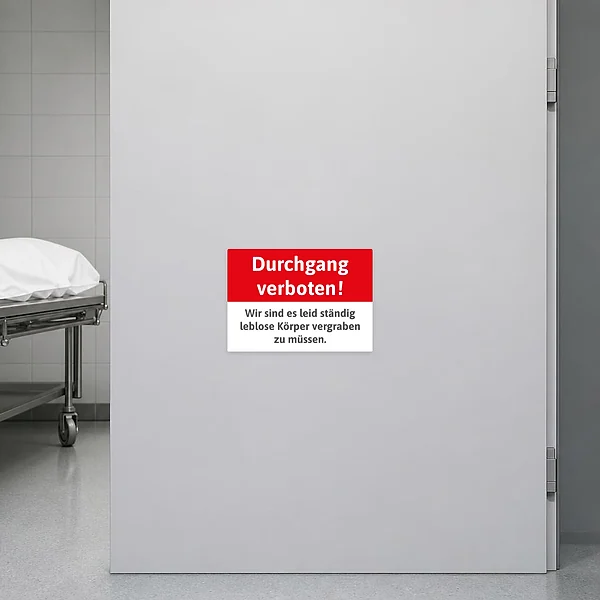 Roter und weißer Aufkleber mit der Aufschrift „Durchgang verboten!“ für einen auffälligen Sperrhinweis.