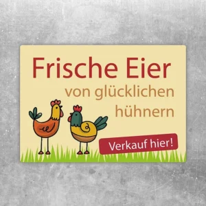 Aufkleber mit der Aufschrift Frische Eier von glücklichen Hühnern und zwei freundlichen Hühnern.