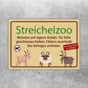 Aufkleber für den Streichelzoo mit Hinweis auf eigene Gefahr, Nicht füttern und Tür geschlossen halten.