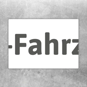 Aufkleber mit Parkplatzschild für E-Fahrzeuge zur klaren Kennzeichnung eines Stellplatzes.