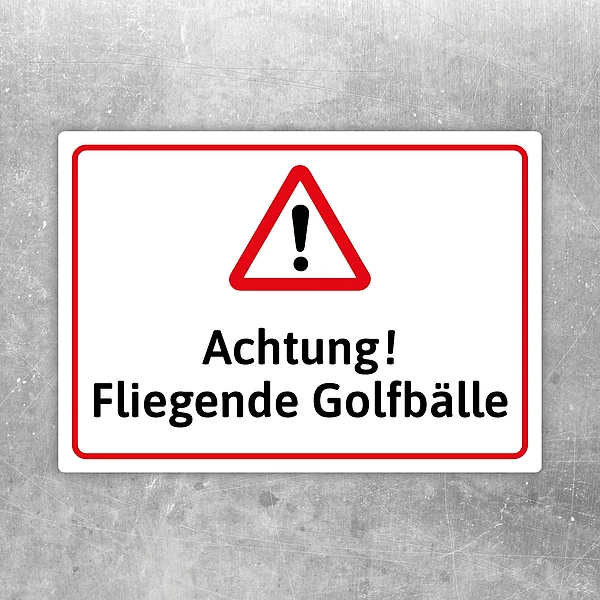 Warnaufkleber mit Text Achtung! Fliegende Golfbälle für den Golfplatz.
