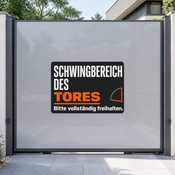 KI-generiertes Anwendungsbeispiel: Schwingbereich des Tores Aufkleber neben Garagentor zur klaren Freihaltung.