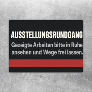 Ausstellungsrundgang Aufkleber mit Besuchern vor Kunstwerken und Hinweis, Arbeiten ruhig anzusehen.