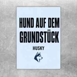 Aufkleber Achtung Hund auf dem Grundstück mit Huskykopf, blau-weißer Berglandschaft und großer Warnschrift.