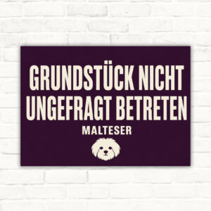 Hundeschild mit Text „Vorsicht! Grundstück bitte nicht ungefragt betreten.“ und Hundemotiv im Querformat.