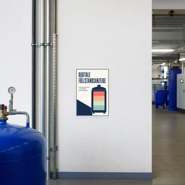 KI-generiertes Anwendungsbeispiel: Digitale Füllstandsanzeige Aufkleber an Behälter mit farbiger Pegelgrafik.