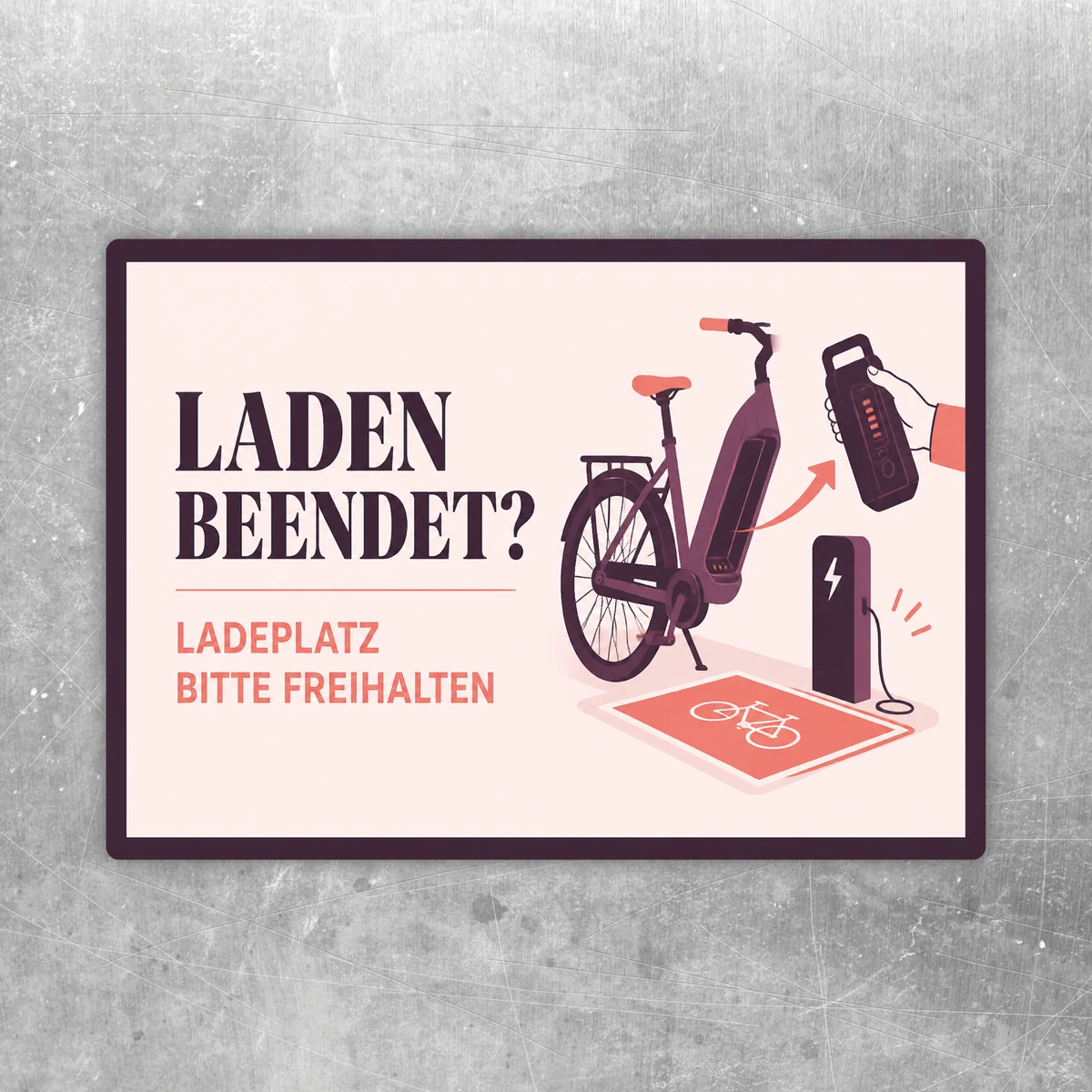 Querformatiger E-Bike Ladeplatz freihalten Aufkleber mit Text „Laden beendet?“ und illustrierter Ladestation.