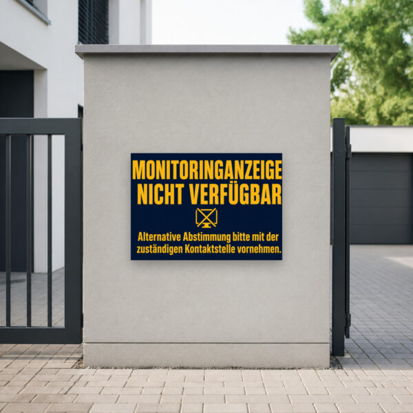 KI-generiertes Anwendungsbeispiel: Monitoringanzeige nicht verfügbar Schild an Wand mit Technik-Hinweis und Monitor-Motiv.