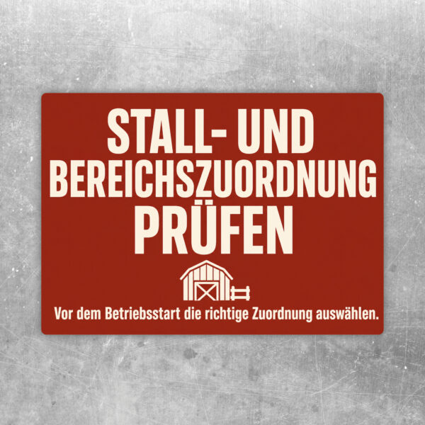 Querformat-Aufkleber mit Text Stall- und Bereichszuordnung prüfen, Stallgrafik und zwei freien Feldern.