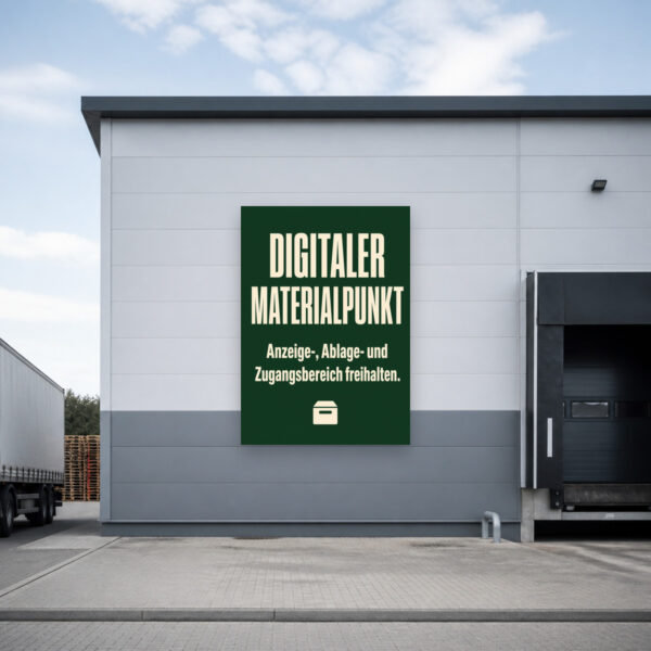 KI-generiertes Anwendungsbeispiel: Digitaler Materialpunkt Schild – Anzeige-, Ablage- und Zugangsbereich freihalten am passenden Einsatzort mit gut sichtbarem Motiv und klarer Beschriftung.