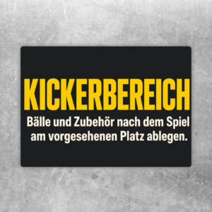 Kickerbereich Aufkleber im Querformat mit Tischkicker, Ballablage und Hinweis zum Ablegen von Bällen und Zubehör.