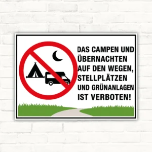 Campen und Übernachten verboten Schild mit Zelt-, Wohnmobil- und Mondsymbol sowie großem Warntext im Querformat.