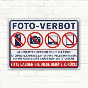 Foto-Verbot für Geräte Schild mit Handy-, Kamera-, Laptop- und Tablet-Verbot sowie rotem Verbotszeichen.