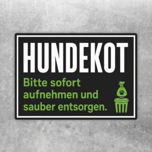 Hundekot Aufkleber im Querformat mit Bitte zur sofortigen Entsorgung, Mülltonne, Kotbeutel und dunkelblauem Hintergrund.