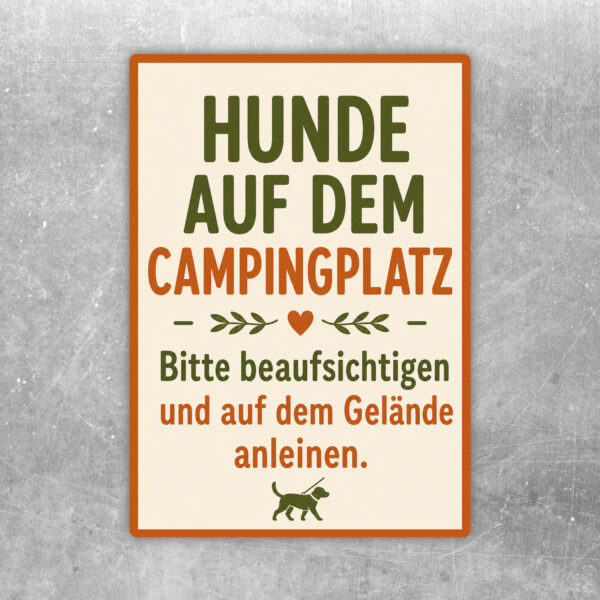 Aufkleber mit Campingmotiv, Hund an der Leine und Hinweis Hunde auf dem Campingplatz beaufsichtigen und anleinen.
