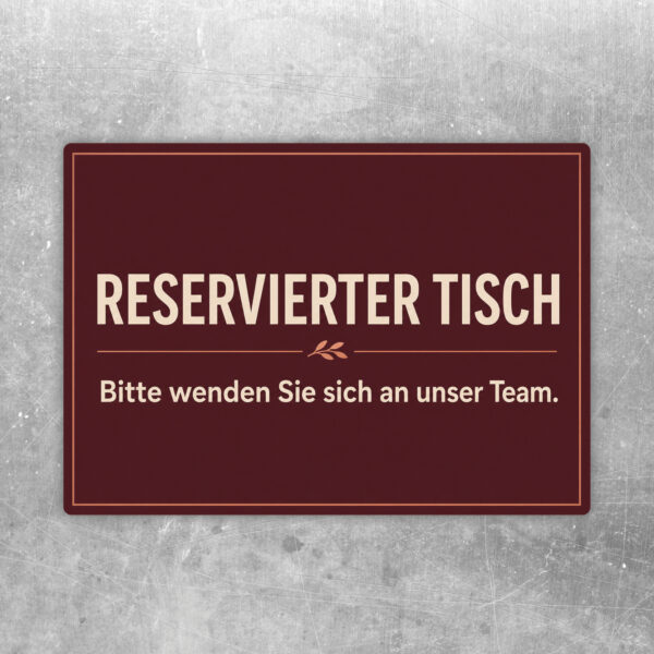 Reservierter Tisch Aufkleber im Querformat mit gedecktem Tischmotiv und Hinweis an Gäste, sich an das Team zu wenden.