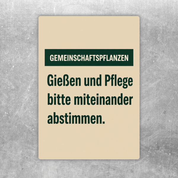 Gemeinschaftspflanzen Aufkleber mit zwei Personen, Pflanzen und Hinweis zum Abstimmen von Gießen und Pflege.