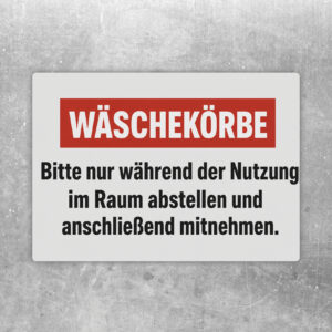 Wäschekörbe Aufkleber im Querformat mit Personen, Körben und Hinweis zum Mitnehmen nach der Nutzung.