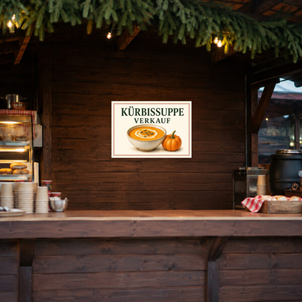 KI-generiertes Anwendungsbeispiel: Kürbissuppe Verkaufsschild mit Schale und Kürbis, Schriftzug „KÜRBISSUPPE VERKAUF“ als Querformat-Schild.