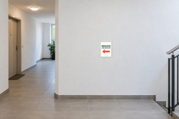 Briefkasten links um die Ecke – Pfeil links Aufkleber – Bild 2